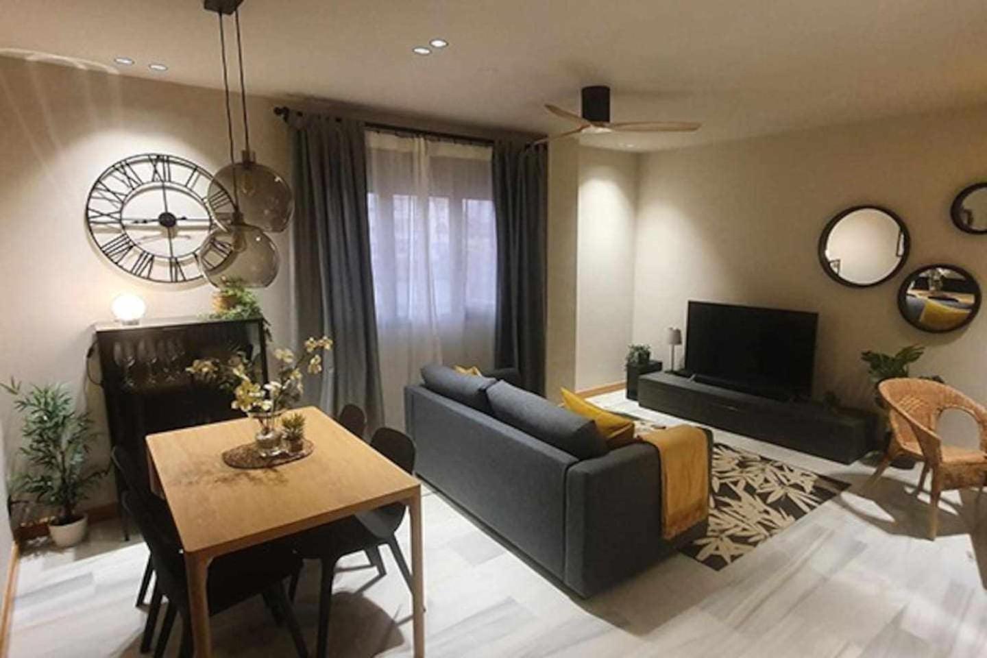 Apartamenticos Studio 98 Zaragoza Bagian luar foto
