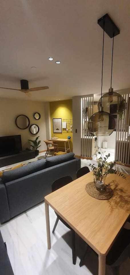 Apartamenticos Studio 98 Zaragoza Bagian luar foto