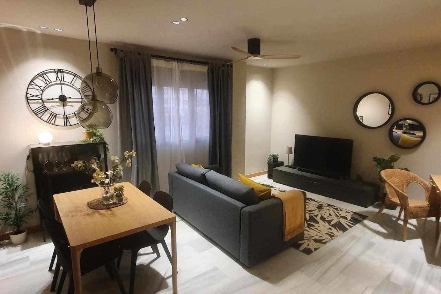 Apartamenticos Studio 98 Zaragoza Bagian luar foto